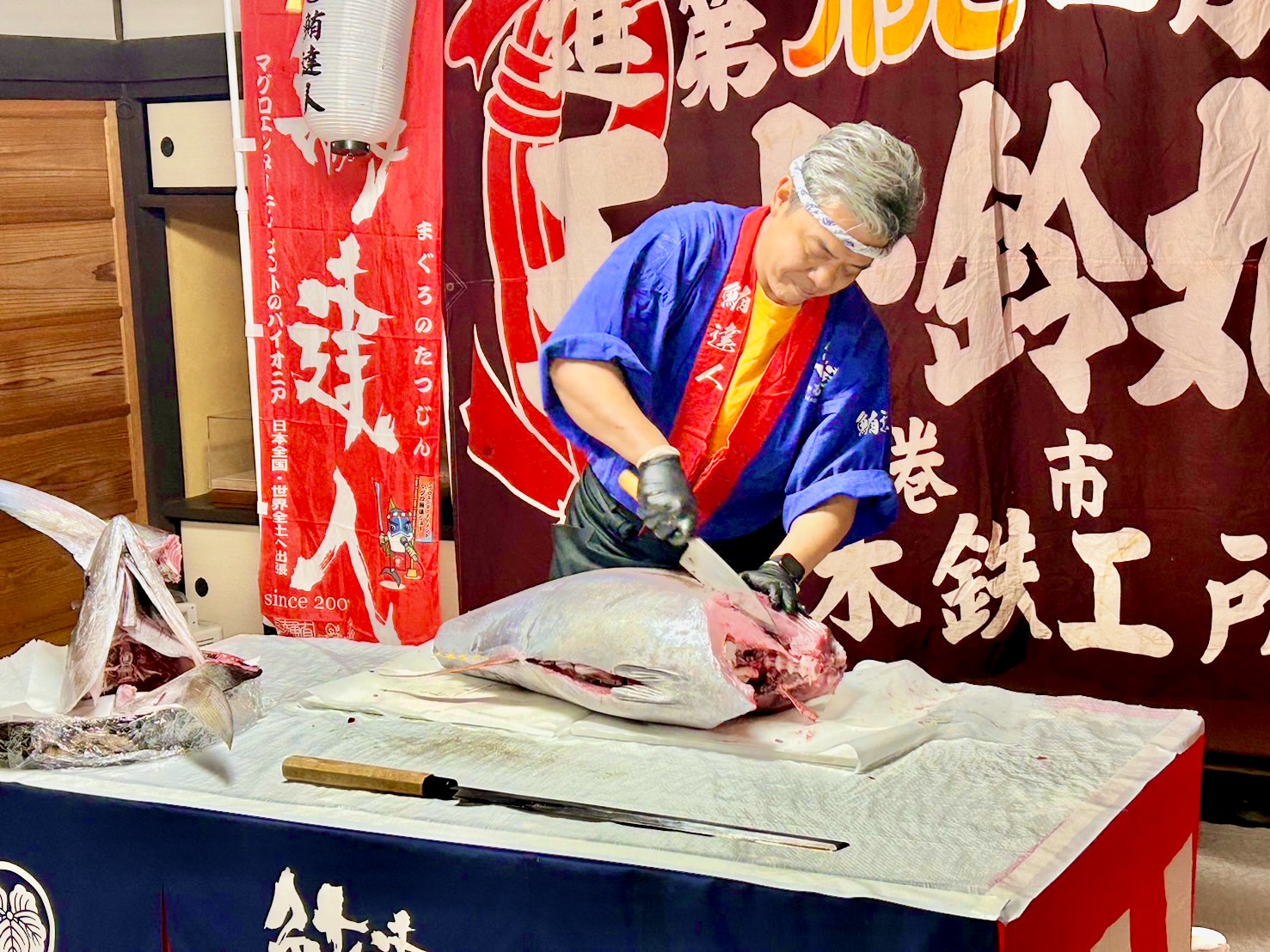 会場が沸く！マグロ解体ショーケータリング（佐賀） - ケータリングの