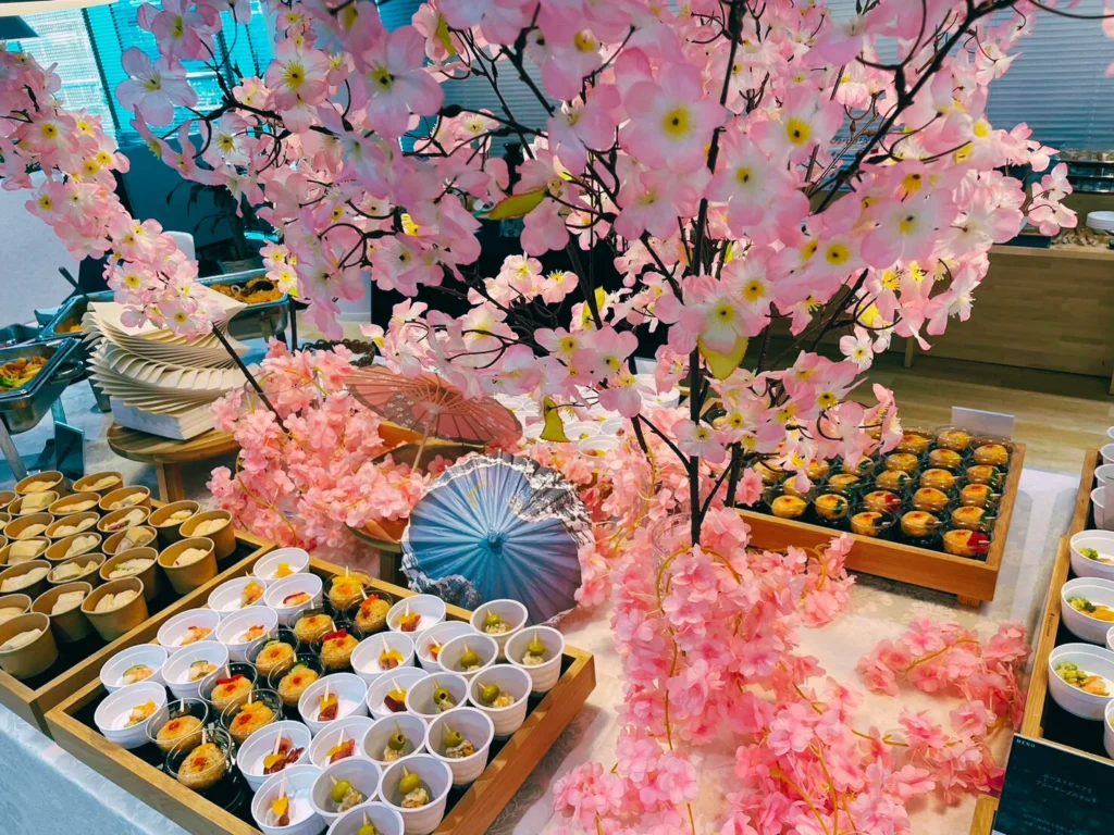 室内で楽しむお花見イベントにケータリングがおすすめ